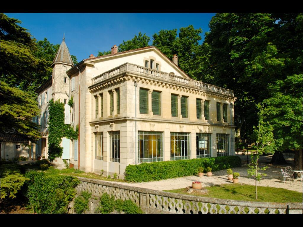 Manoir Le Roure & Spa Chateauneuf-du-Rhone Exterior photo